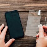 Folia hydrożelowa czy szkło hartowane: co lepsze dla twojego telefonu?